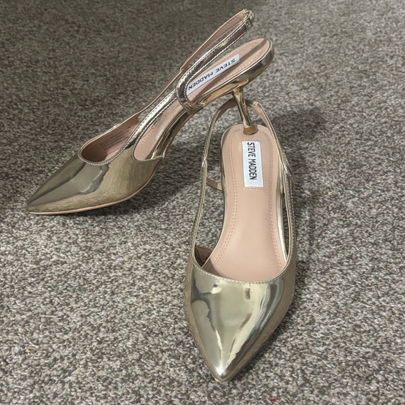 Steve Madden Shoes - Steve Madden Metallic Gold Slingback Heels